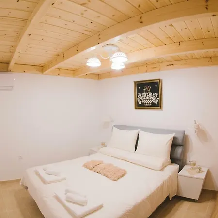 La Casa De Tsampika * Koskinou (Rhodes)